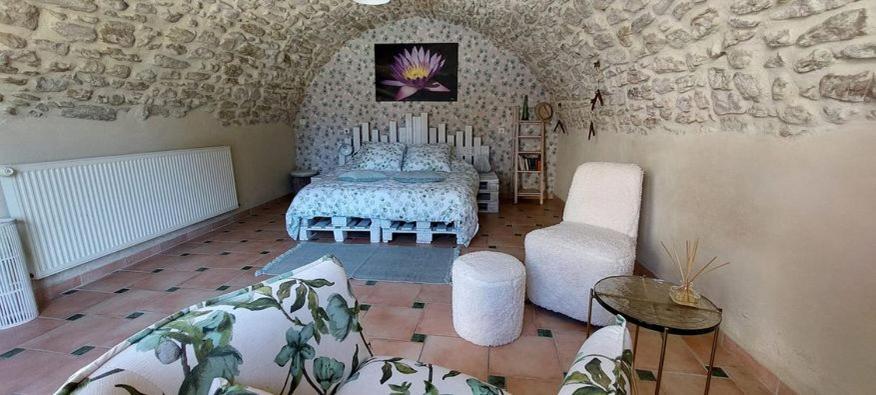 La Maison Wisteria Saint-Pantaléon-les-Vignes エクステリア 写真