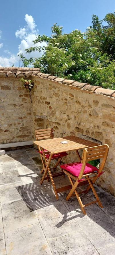 La Maison Wisteria Saint-Pantaléon-les-Vignes エクステリア 写真